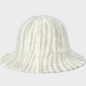 A New Day Brushed Bucket Hat - Cream/Zebra Print adjustable sizing new